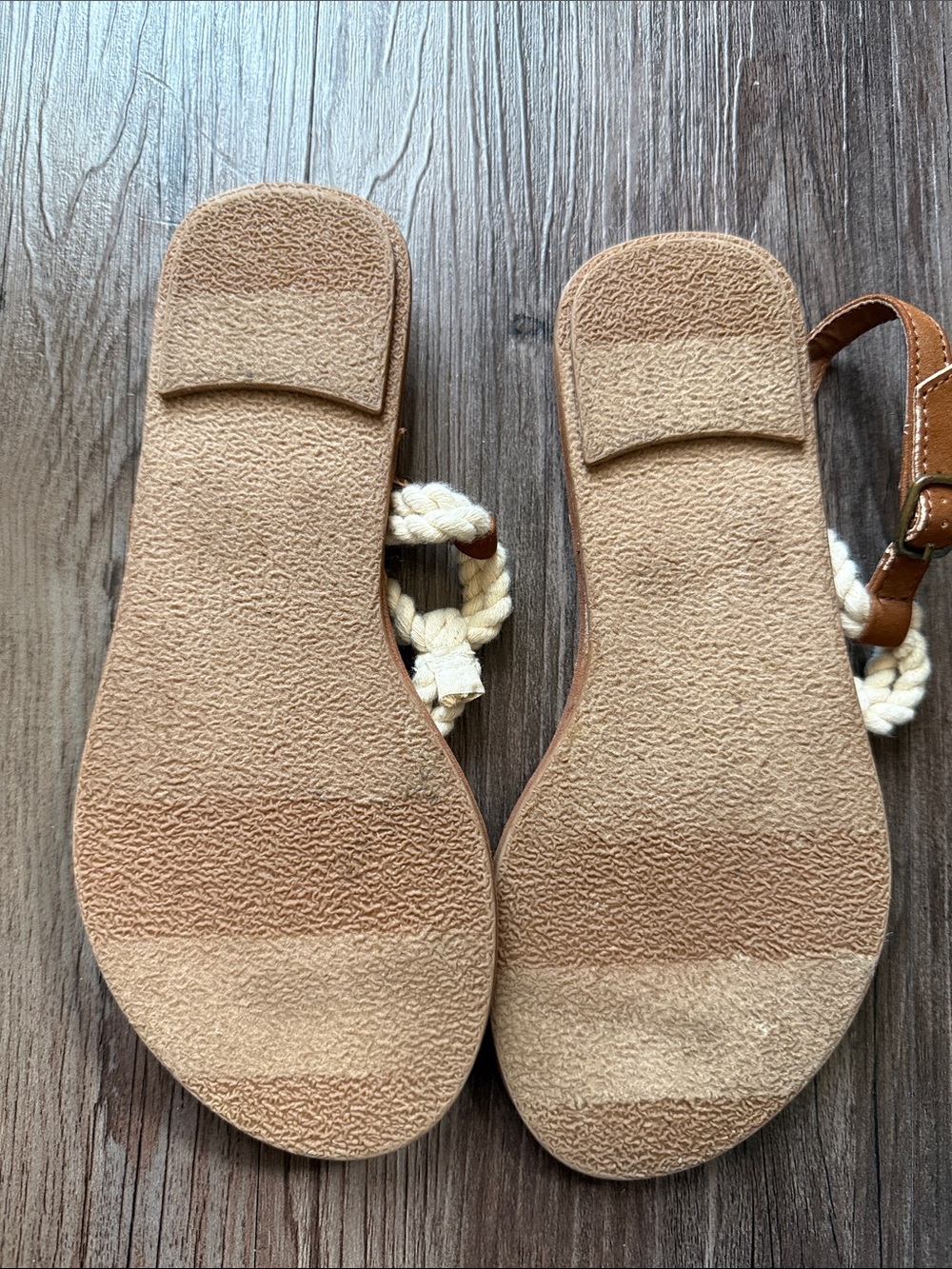Girls GAP T-Strap Rope Sandals - Picture 3 of 4